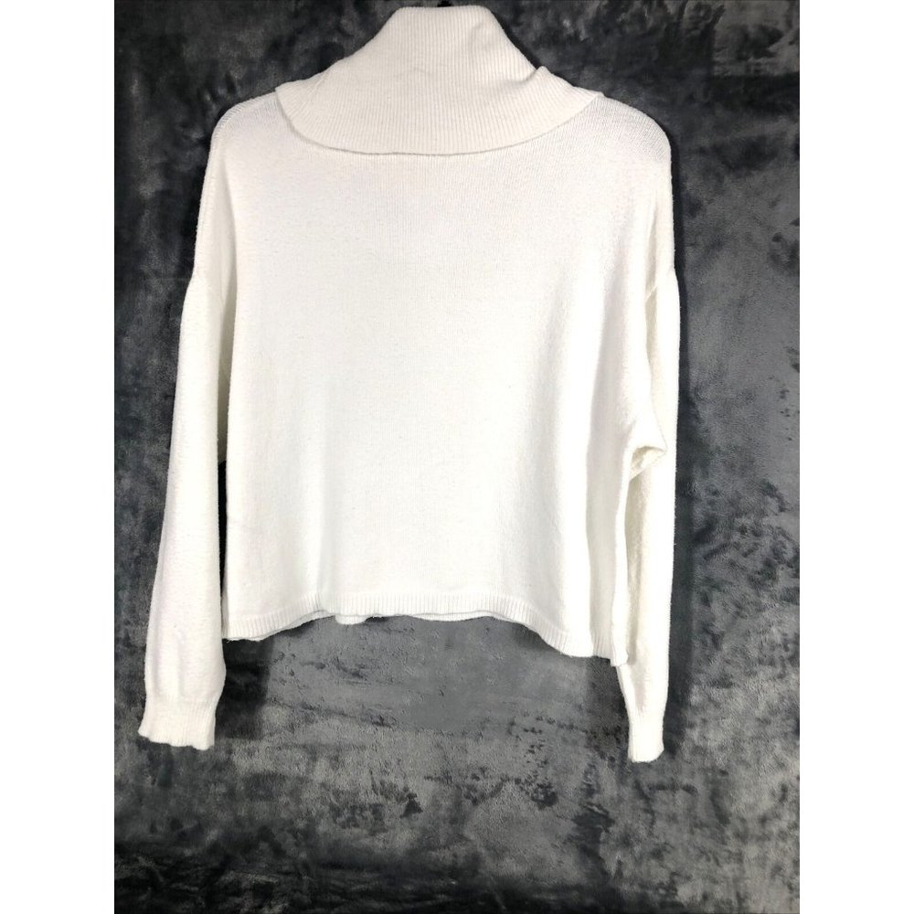 Warm And Cozy Lifestyle Sweater Woman's Adult Medium - Picture 8 of 15